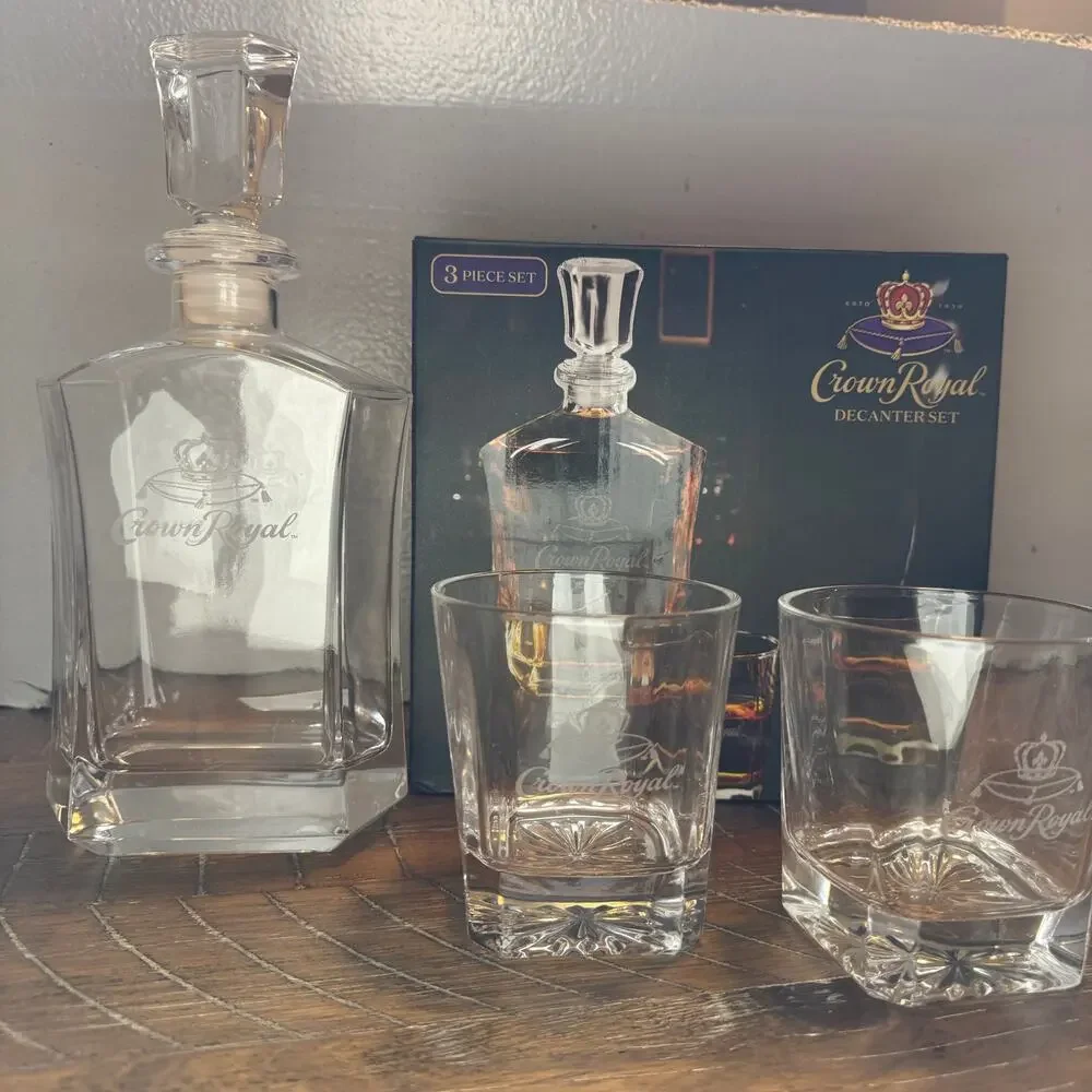 Official Crown Royal Etched Glass Decanter & Whiskey Glasses Set Barware